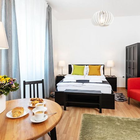 Studio Apartment Financial Park Belgrade Extérieur photo