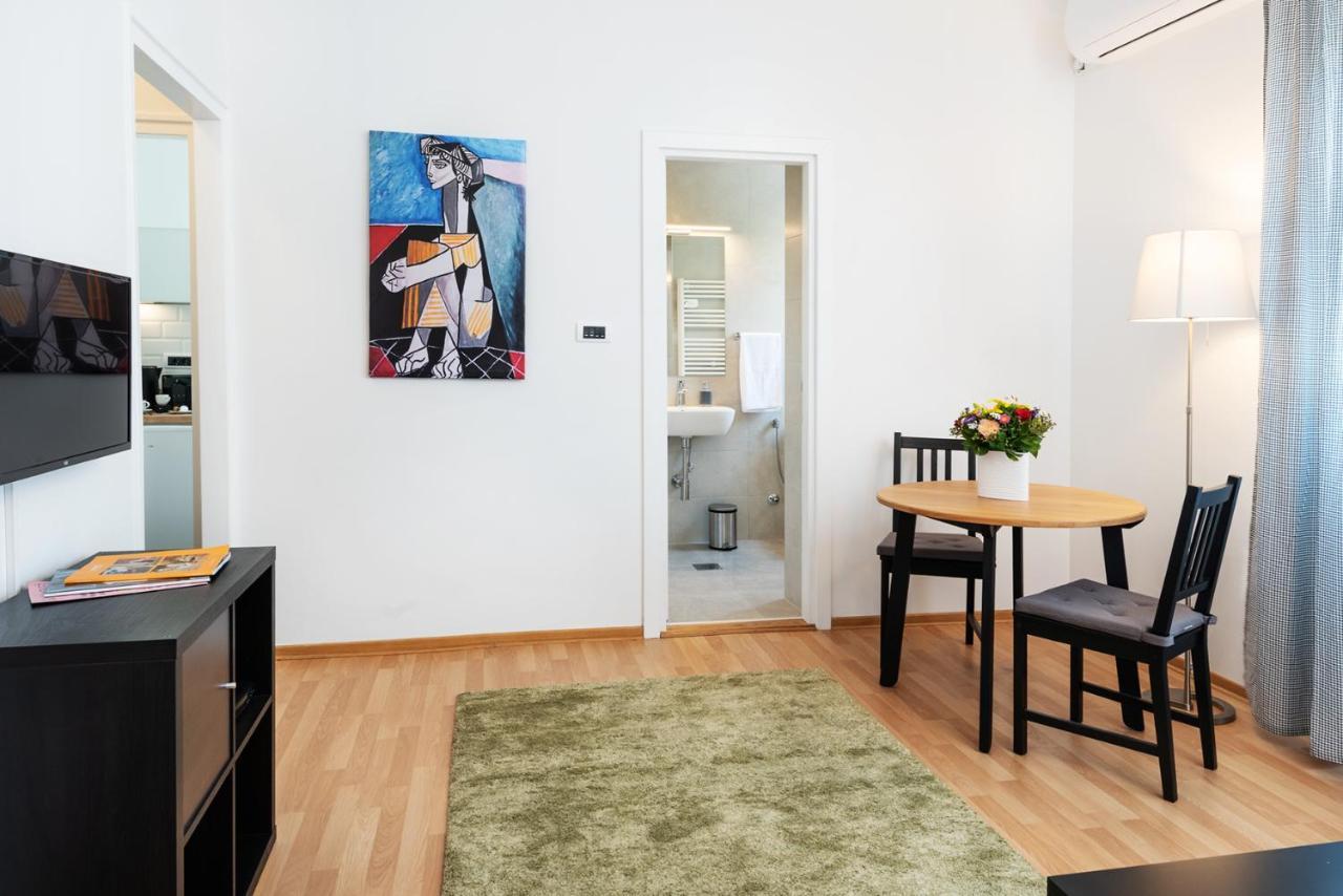 Studio Apartment Financial Park Belgrade Extérieur photo